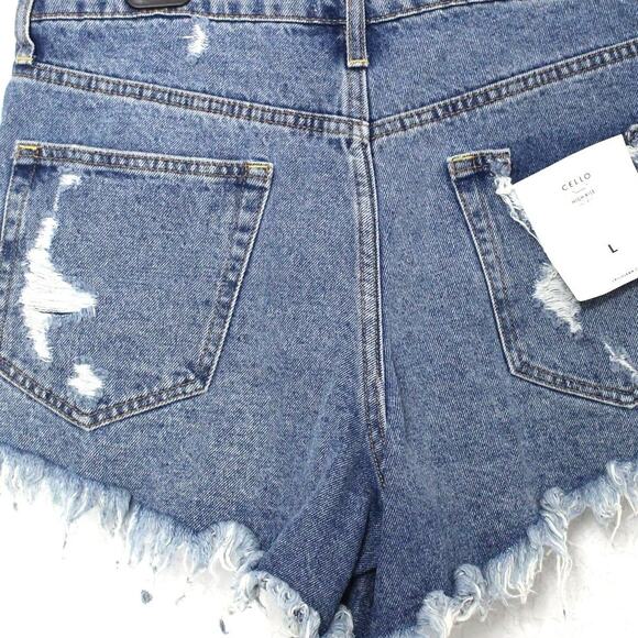Cello High Rise Distressed Cut Off Short Size L NWT - Picture 4 of 5
